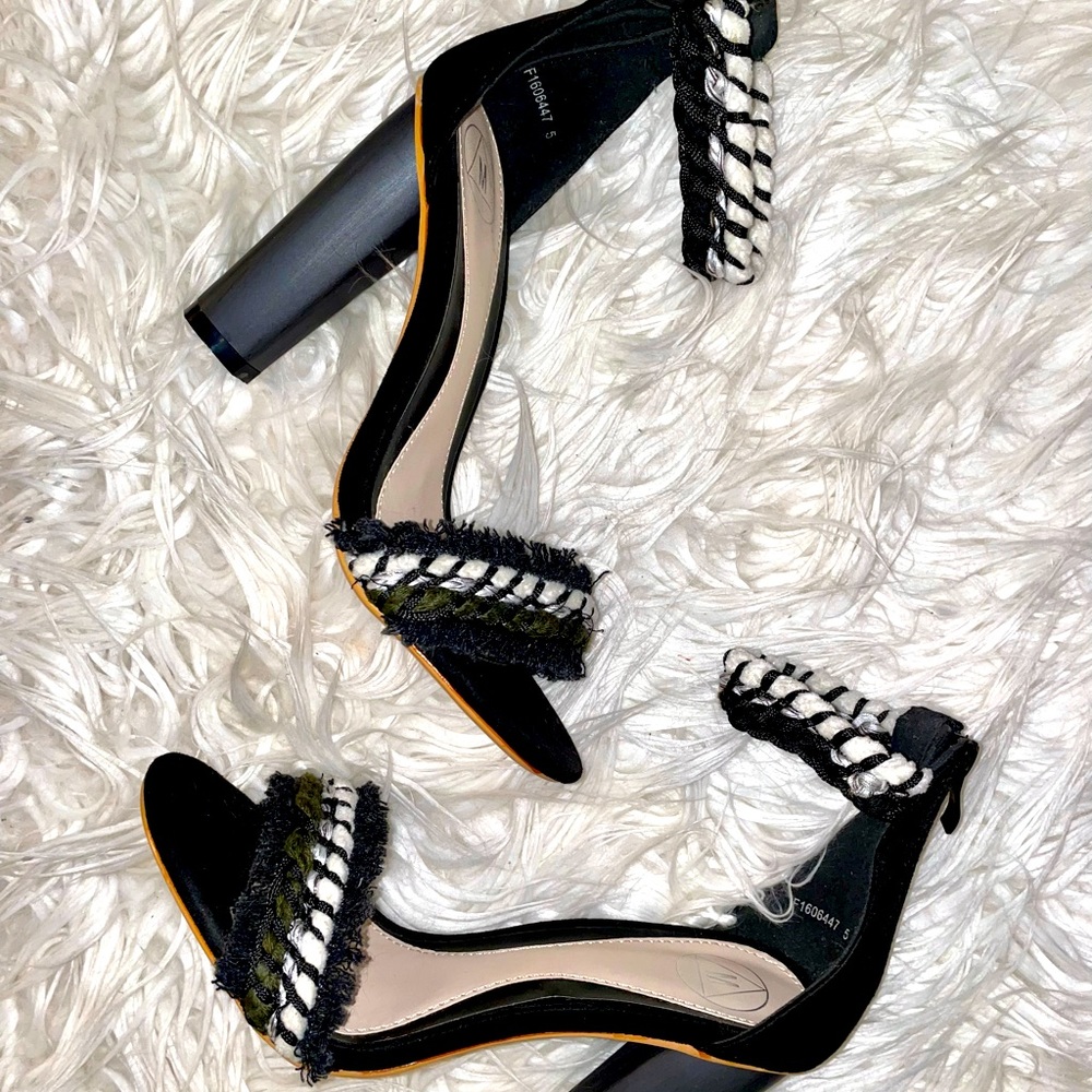 ✨NEVER WORN✨ HEELS 👠
